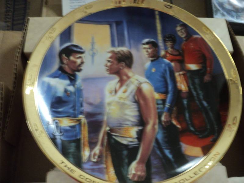 lot 165 image: Star Trek Commerative Plate...