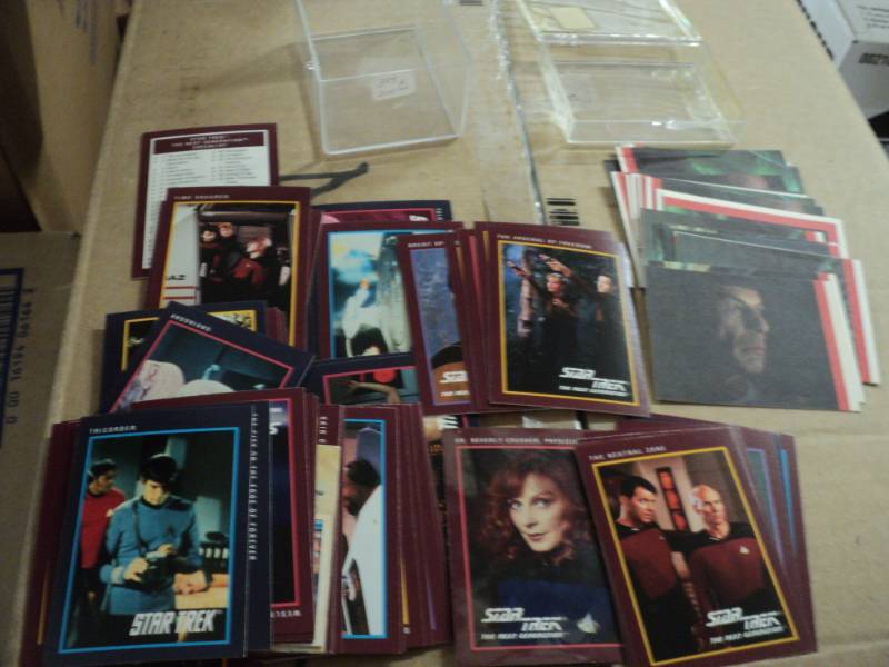 lot 169 image: Star Trek Cards