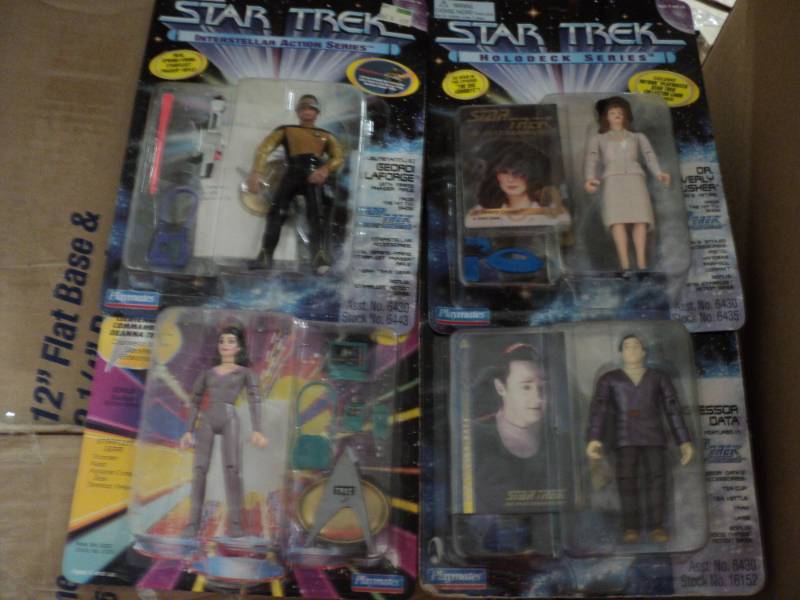 lot 190 image: Star Trek Collectibles...