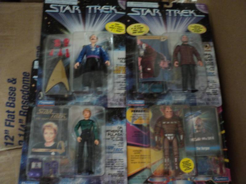 lot 194 image: Star Trek Collectibles...
