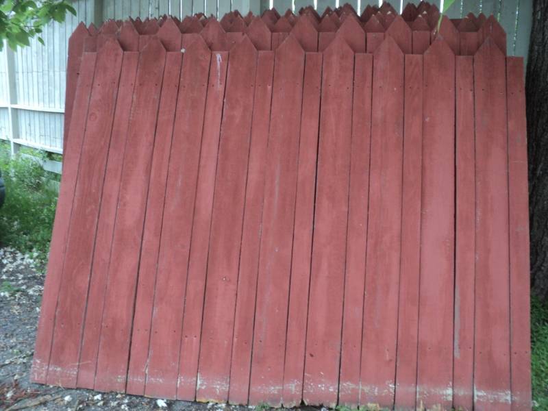 lot 202 image: 4 Fence Panels 7 12 ft x 72 stai...