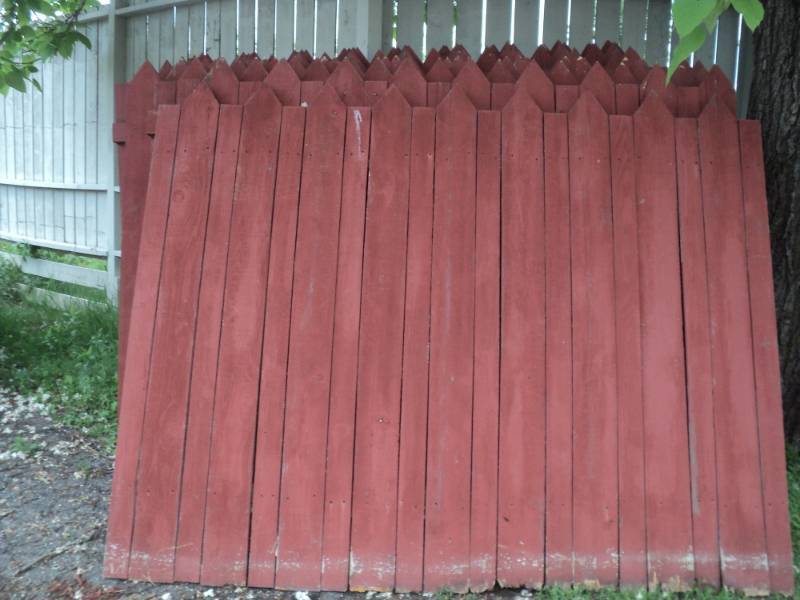 lot 205 image: 5 Fence Panels 7 12 ft x 72 stai...