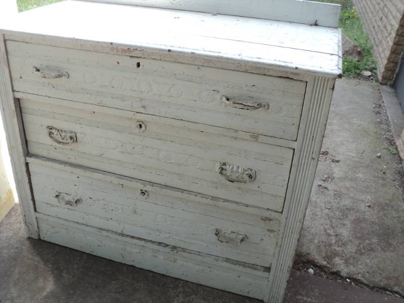 lot 210 image: 3 Drawer Wood Vintage Dresser 38 x ...