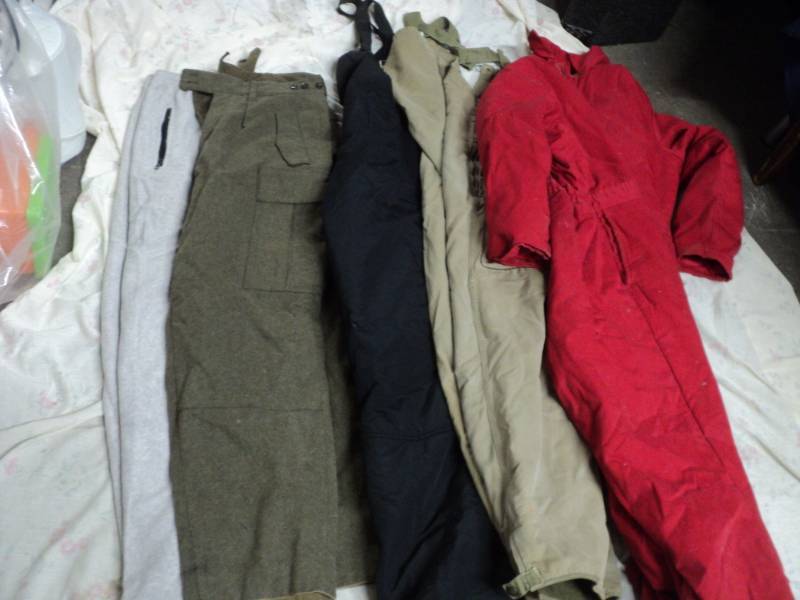 lot 241 image: Mens Size L Winter Clothing...