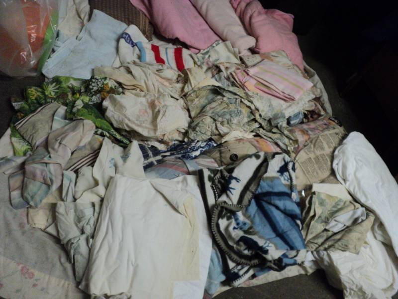 lot 249 image: Lot of Blankets, Sheets, Pillowcase...