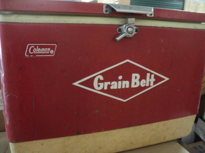 lot 252 image: Coleman Grain Belt Cooler 22 x 13 x...