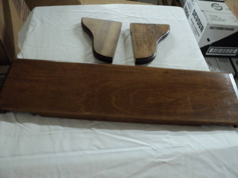 lot 275 image: 18 x 5 Wood Shelf new...