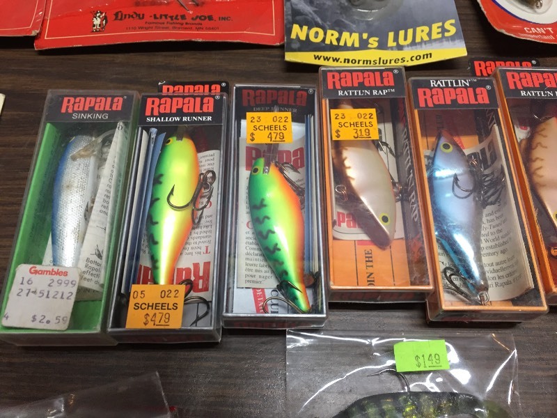lot 10 image: New Fishing Lures
