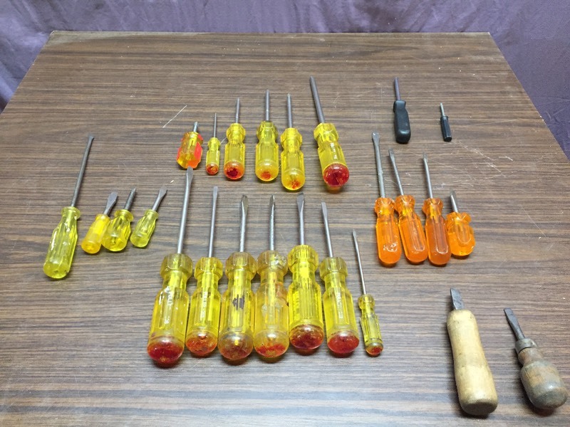 lot 23 image: Screwdrivers