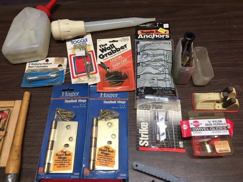 lot 24 image: Hand Tools, Wall Anchors & Misc