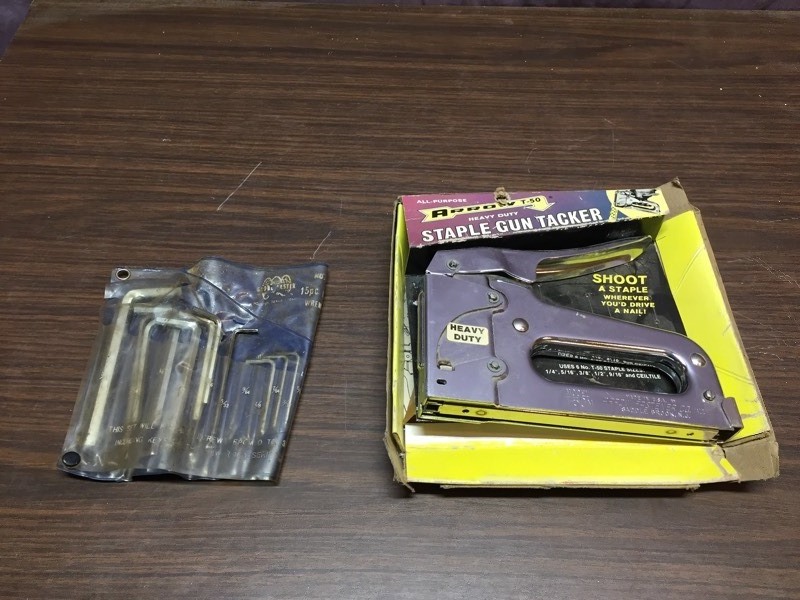 lot 28 image: Staple Gun & Allen Wrench Set