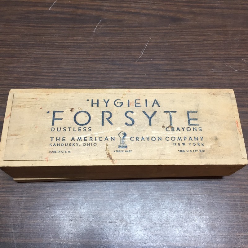 lot 31 image: Vintage American Crayon Company Wood Box