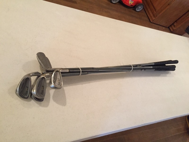 lot 34 image: Set King Cobra 2 Golf Irons