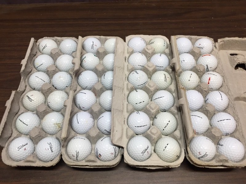 lot 39 image: 4 Dozen Titleist Golf Balls
