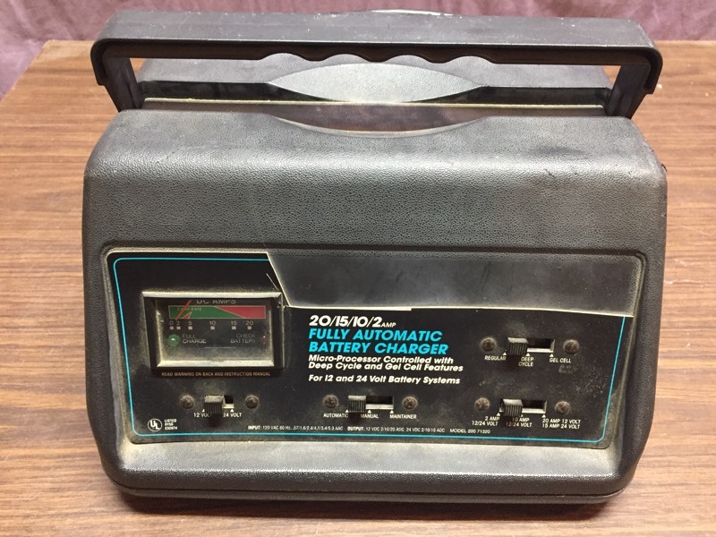 lot 57 image: Automatic Battery Charger