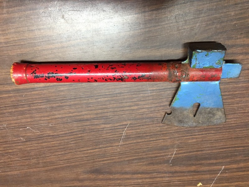 lot 63 image: Boy Scout Hatchet & Saw