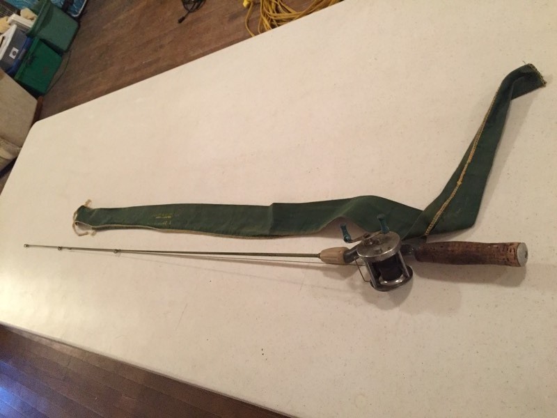 lot 76 image: Vintage Fishing Rod & Reed with Cover