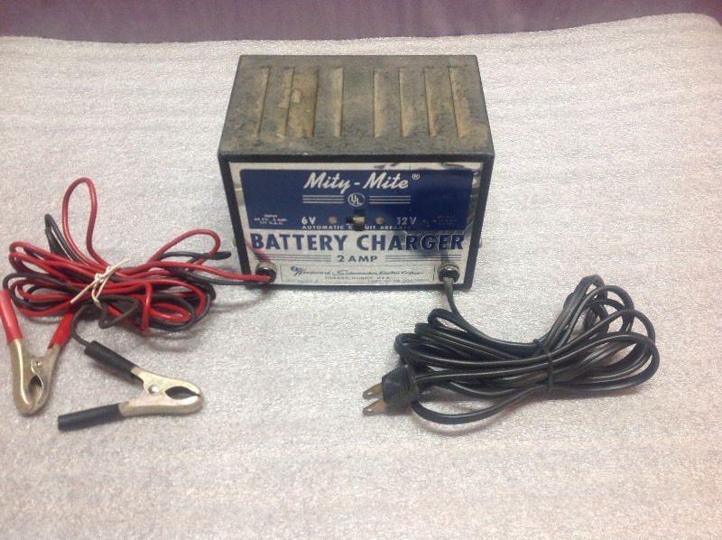 lot 78 image: Mity-Mite Battery Charger