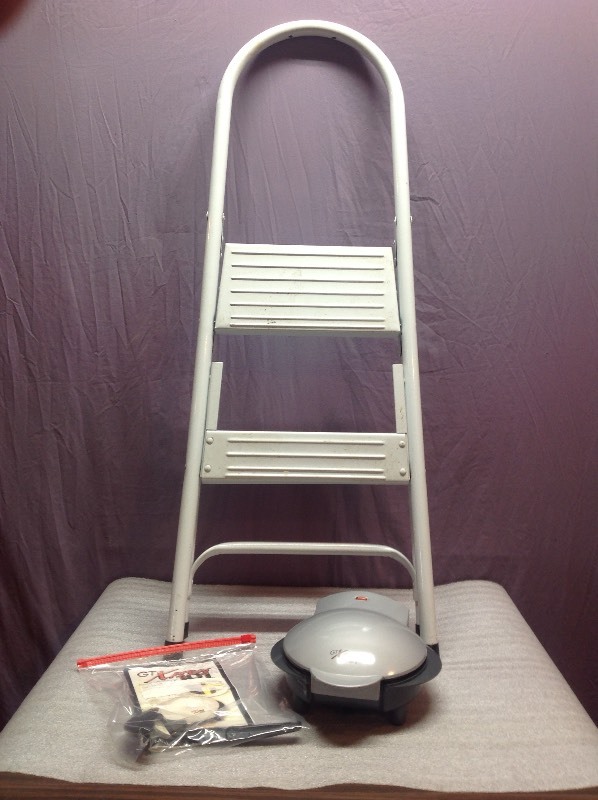 lot 98 image: Step Ladder & GT Xpress 101 Cooker