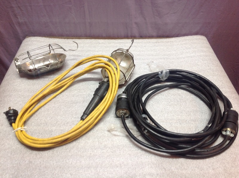 lot 102 image: Extension Cords & Trouble Light