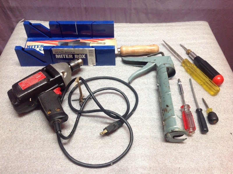 lot 105 image: Tools