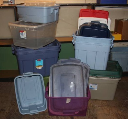 lot 6 image: Lot of 12 Tubs Totes