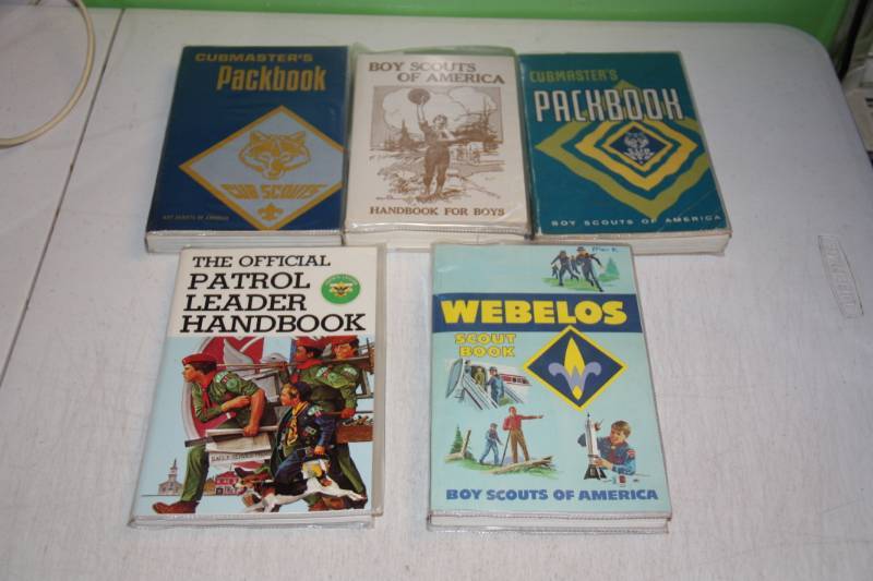 lot 54 image: Boy Scout andor Cub Scout Book Lot of 5