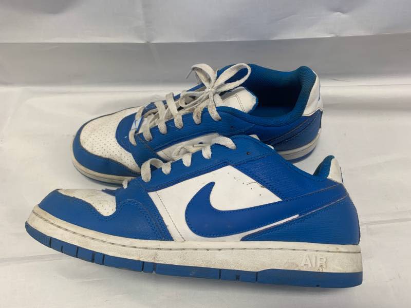 lot 12 image: Nike Air Shoes Size 11.5