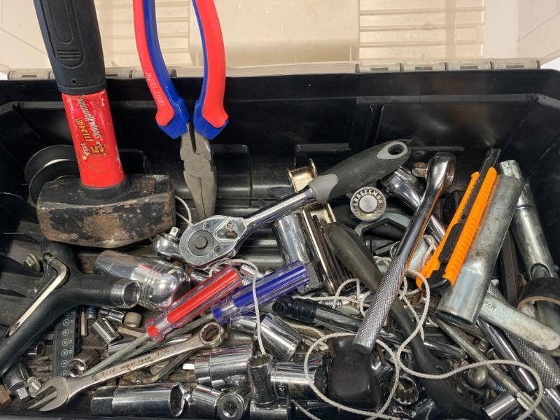 lot 28 image: Box of Tools