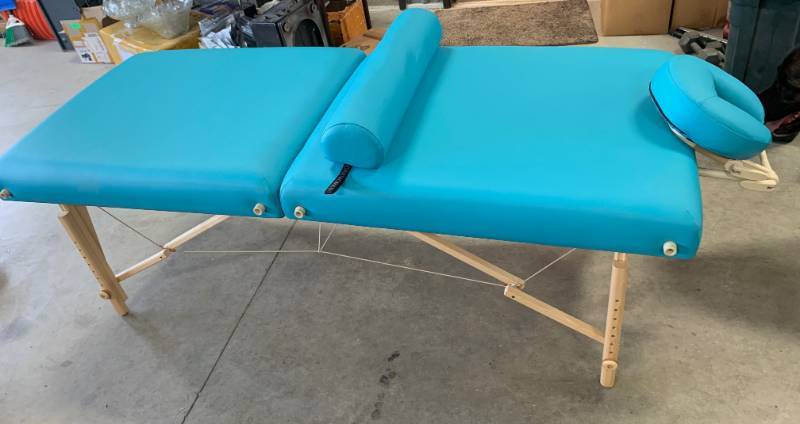 lot 30 image: New One Oak Synergy Massage Table (retails for over $500)