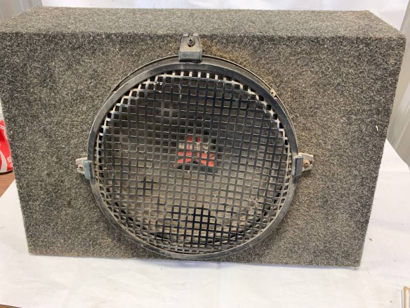 lot 39 image: Punch Subwoofer Box 22 Long 9 12 Deep