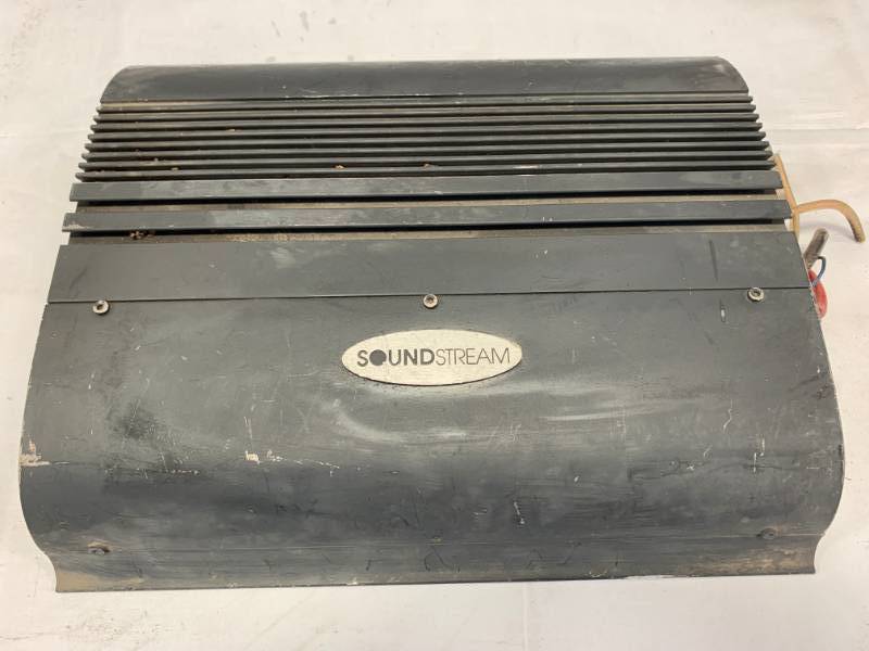 lot 40 image: Soundstream Picasso Amplifier