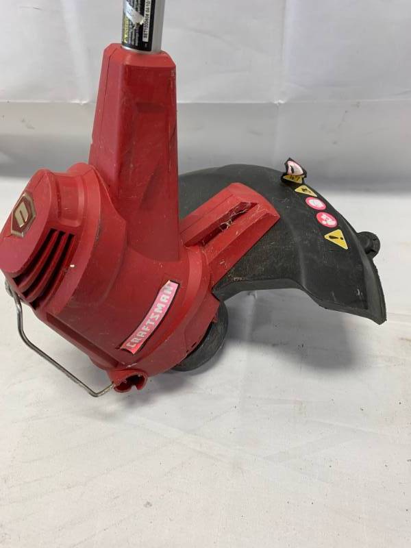 lot 42 image: Craftsman 1100 Weed Eater Trimmer