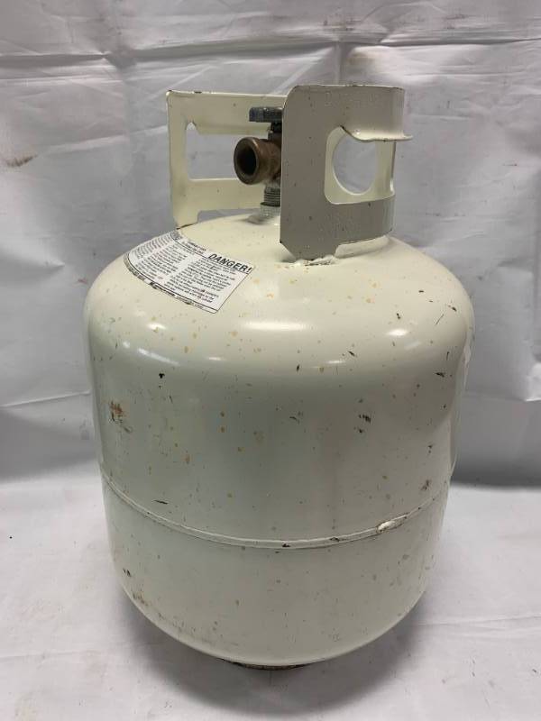 lot 64 image: BBQ Grill Propane Tank