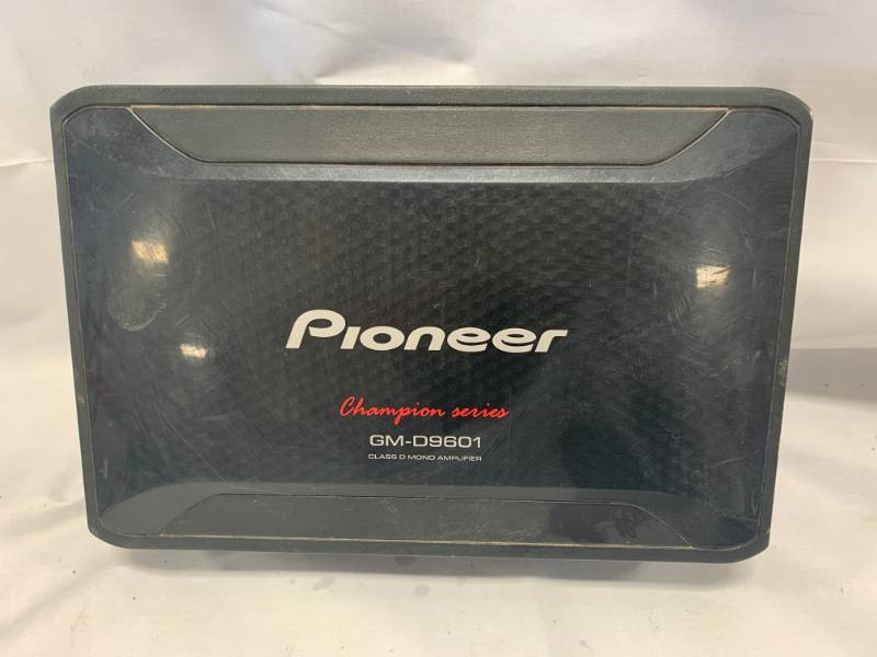 lot 72 image: Pioneer GM-D9601 Amplifier ($199 retail)