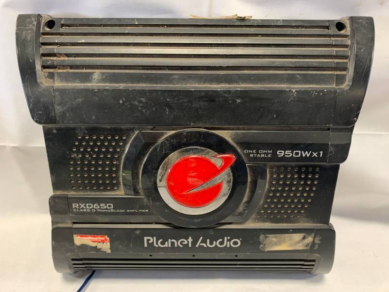lot 92 image: Planet Audio RXD650 950 Watt Amplifier