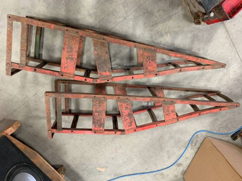 lot 102 image: Set of Car Ramps