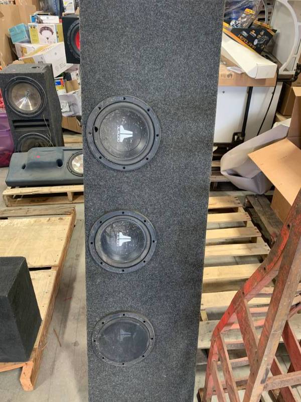 lot 109 image: JL Audio Speakers 56 Long