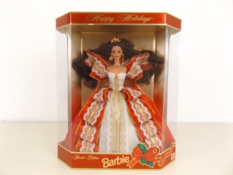 lot 8 image: MINT in Box 1997 Holiday Barbie
