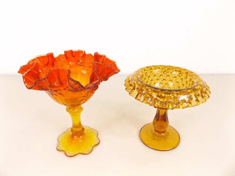 lot 19 image: 2 Fenton AmberAmberina 6 Compotes