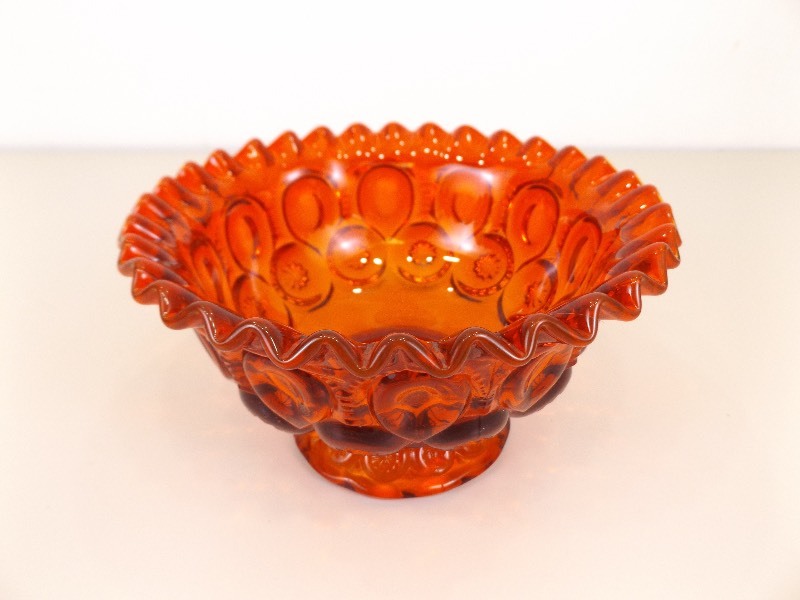 lot 25 image: Vintage 7.5 LE Smith Moon and Stars Amberina Footed Bowl