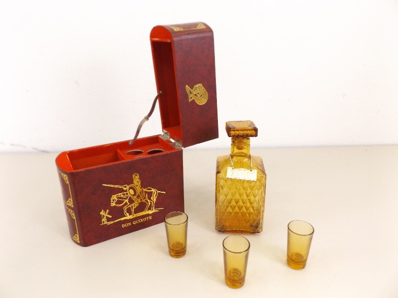 lot 48 image: Vintage Secret Hidden Book Scotch Bar