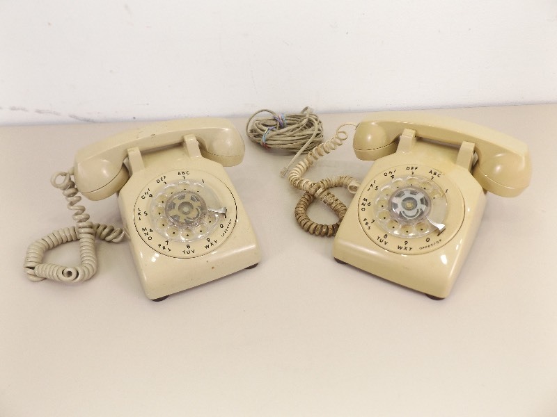 lot 62 image: 2 Working Vintage Rotary Dial Telephones