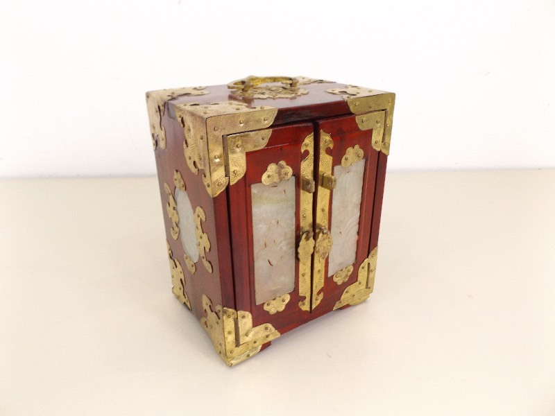 lot 79 image: Jade Inlayed Asian Jewelry Box