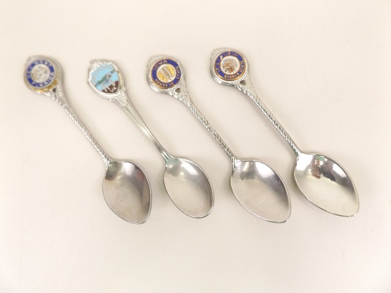 lot 94 image: 4 Sterling Silver Souvenir Spoons