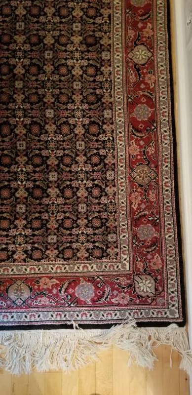 lot 3 image: Sino Tabriz Wool and Silk Oriental Area Rug Runner  2.6 x 6.6