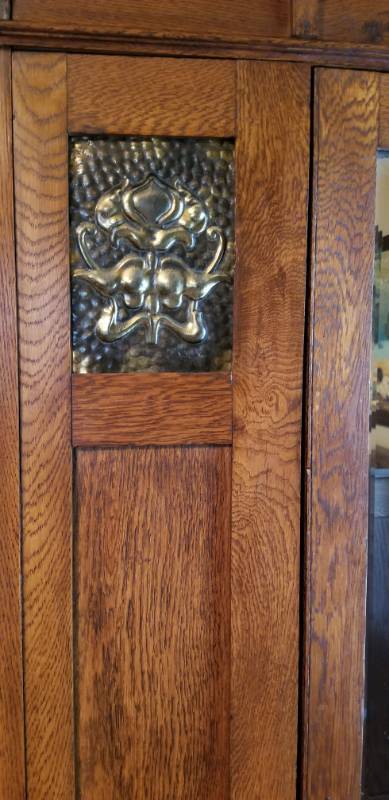 lot 5 image: Antique English Arts & Craft Movement Wardrobe
