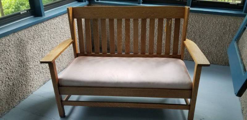 lot 6 image: Antique Lifetime Furniture Co. Settle Bench