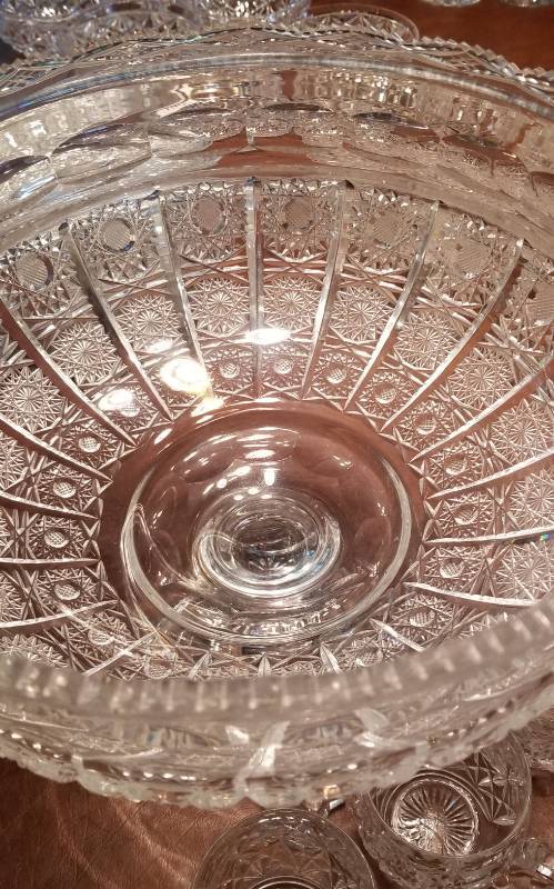 lot 9 image: Dorflinger Crystal Punchbowl Set