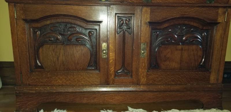 lot 14 image: Antique English Art Nouveau Buffet Cabinet Server